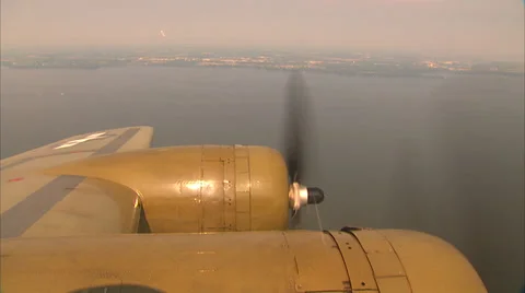 Boeing B-17 "Thunderbird" Flight 動画素材 39830056