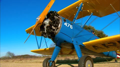 Boeing PT 17 Stearman Start Up Vídeo Stock 45604420
