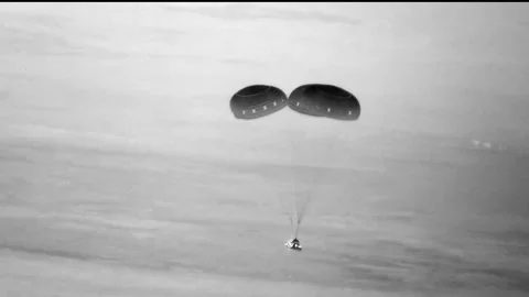 Boeing Starliner spacecraft approaching desert floor at Whites Sands for landing Video stock 284327481