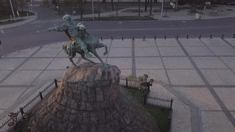 Bogdan Khmelnitsky monument on Saint Sophia Cathedral Sunrise Kyiv Ukraine. Stock Footage 128383271