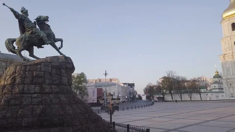 Bogdan Khmelnitsky monument on Saint Sophia Cathedral Sunrise Kyiv Ukraine. Stock Footage 128383435