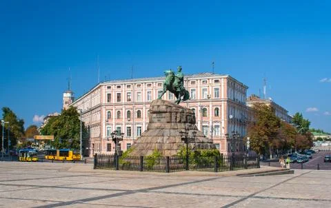 The Bogdan Khmelnitsky monument at Sofiyska Square in Kyiv, Ukra Foto stock