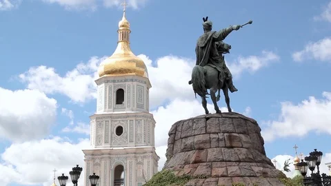 Bohdan Khmelnytsky Monument and St. Sophia Cathedral bell tower (time lapse) Stock Footage 123486018