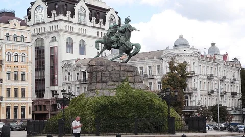 Bohdan Khmelnytsky Monument Video stock 123485814