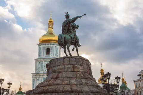 Bohdan Khmelnytsky Monument, Saint Sophia Cathedral, view from Sophia square. Foto stock