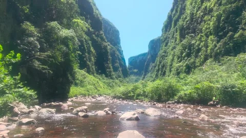Boi River Trail (Rio do Boi) in Canyons Aparados da Serra, Itaimbezinho - Brazil 스톡 동영상 252224637