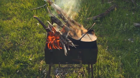 Boil water on the fire Video stock 68923196