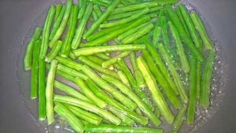 Boilding green beans 4K Stock Footage 71109921