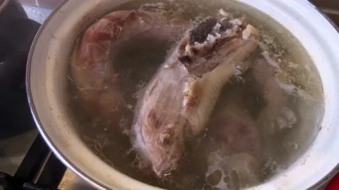 Boiled bouillon in enamel saucepan closeup 스톡 동영상 151069271
