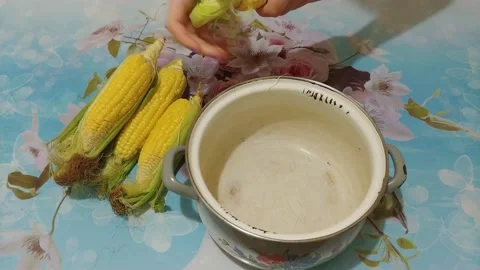 Boiled corn 스톡 동영상 134344884