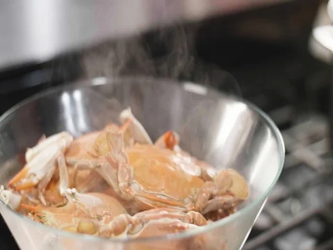 Boiled Crabs steaming in the kitchen Video stock 81705649