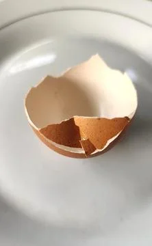 Boiled eggs with their shells peeled, ready for breakfast Foto stock