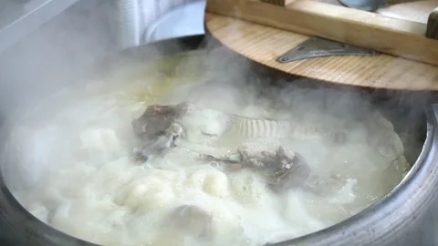 Boiling the bones of Korean pigs Stock Footage 114070385