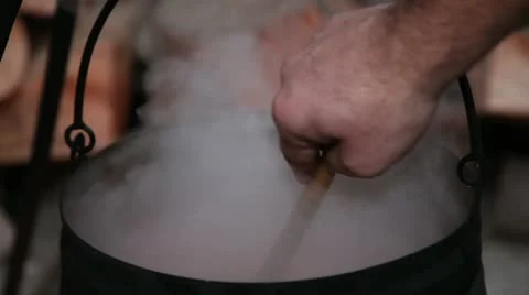 Boiling cauldron Stockbeeldmateriaal 12625689