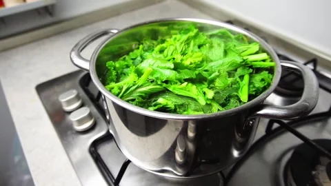 Boiling cime di rape Stock Footage 296546570