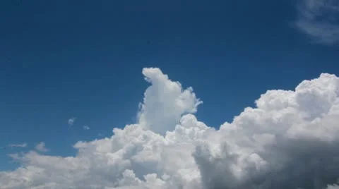 Boiling clouds timelapse 库存影片 11400003