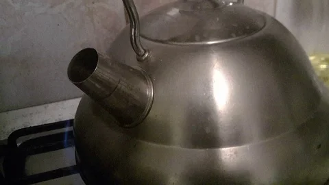 Boiling kettle Vídeos de archivo 85853468