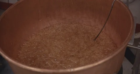 Boiling Liquid Candy 스톡 동영상 105346381