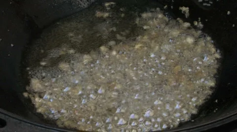 Boiling melted fat in Wok 스톡 동영상 960365