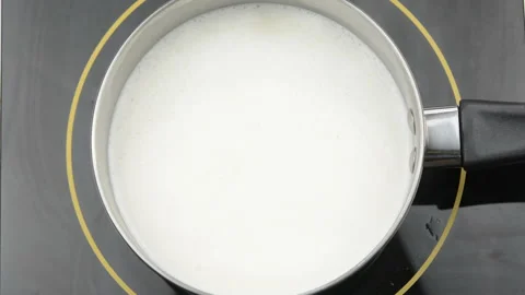 Boiling milk 動画素材 141179324