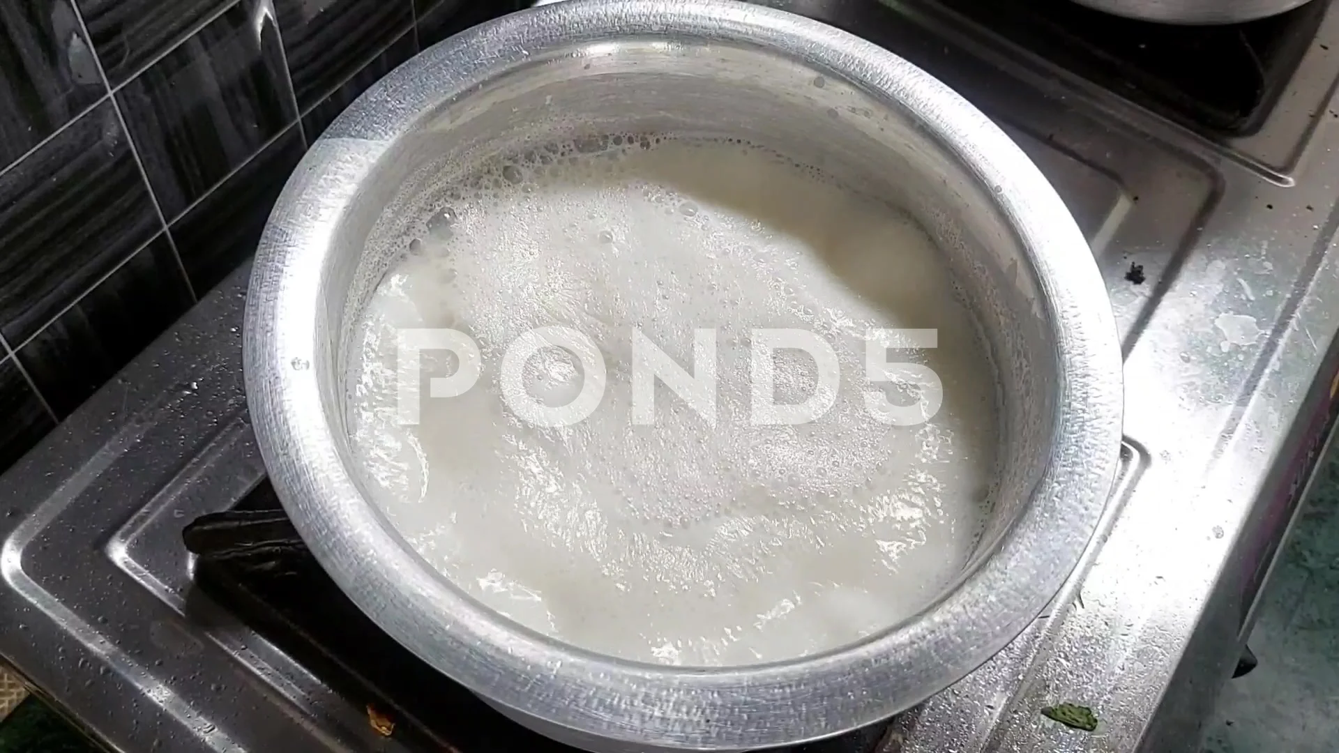 Boiling Milk Pot 