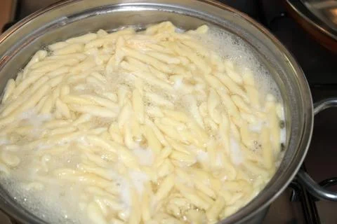 Boiling pasta 스톡 사진
