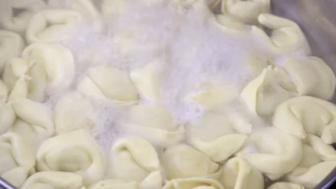 Boiling Some Fresh Tortellini Video stock 137865799