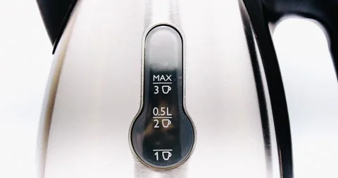 Boiling water gauge on a pot Stockbeeldmateriaal 162589905