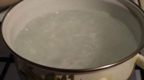 The boiling water with pasta Stock-Footage 68614436