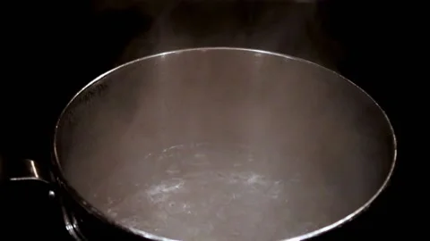 Boiling Water - slow motion - 10 sec Stock Footage 131475685