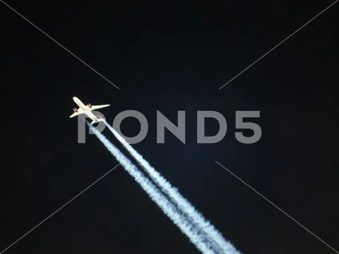 Boing 787 Dreamliner in-flight Stock Photos