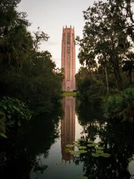 Bok Tower Reflection in Water 스톡 사진