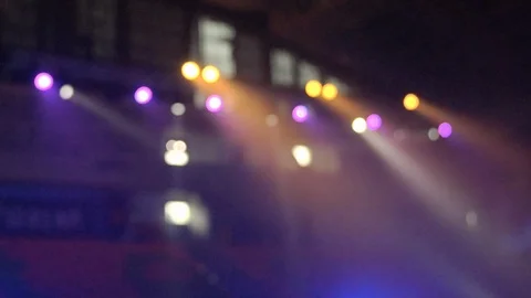Bokeh of complementary color spotlight shining in a stadium Vidéo 113132523