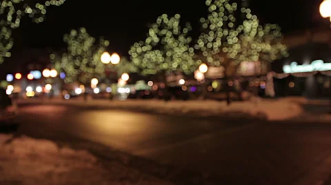 Bokeh street lights - rack focus Video stock 33652267