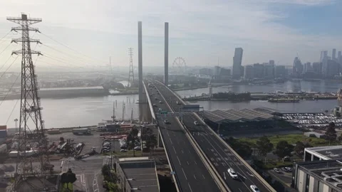 Bolte Bridge with Melbourne skyline 스톡 동영상 339073066