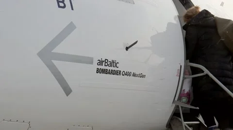Bombardier Dash 8 Q400 Stock Footage 60127183