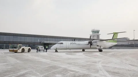 Bombardier Dash 8 Q400 Stock Footage 60127587