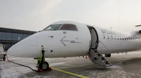 Bombardier Dash 8 Q400 Stock Footage 60127664