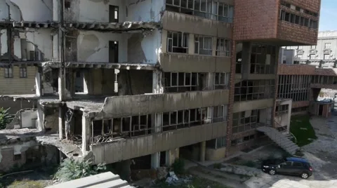 Bombed building Vídeos de archivo 46764185