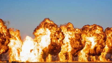 Bombs exploding on target in the Middle East Vídeos de archivo 158798964