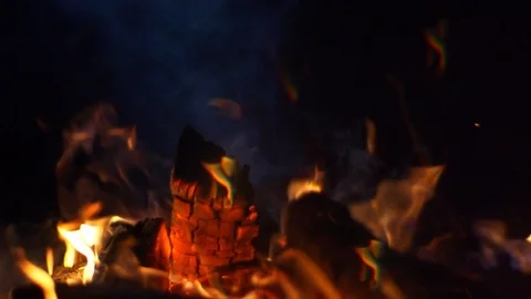 Bon Fire, logs burning, fire at night Video stock 88791629