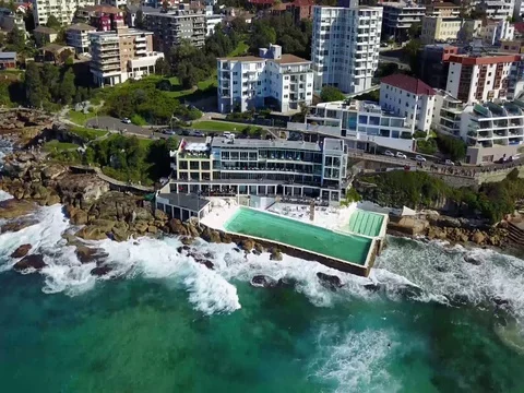 Bondi Beach Icebergs Video stock 77707661
