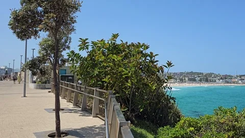 Bondi Beach, Sydney - Surf, Sun, and Coastal Views [8K] Stockbeeldmateriaal 299078940