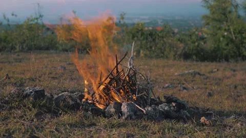 Bonfire in the afternoon 库存影片 141917125