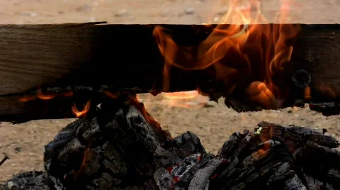 Bonfire closeup 4 Vídeos de archivo 671374