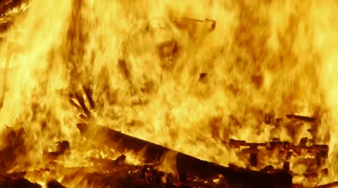 Bonfire closeup flames tilt up 스톡 동영상 36635702