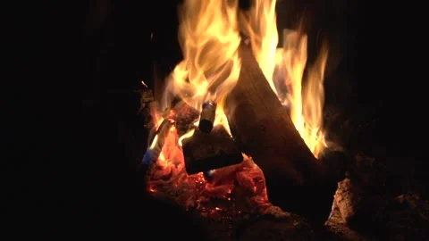Bonfire in the night 스톡 동영상 151949125