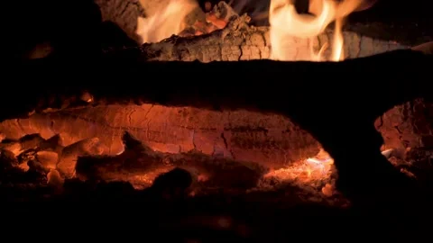 Bonfire at night, slide movement. 4K Video stock 132591675