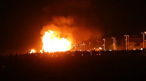 Bonfires of Saint John in Spain 库存影片 24979146