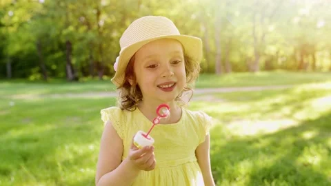 Booblles flare Stock-Footage 182490968